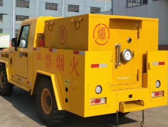 西丰凯龙爆破器材运输车：保障爆破任务的安全运行